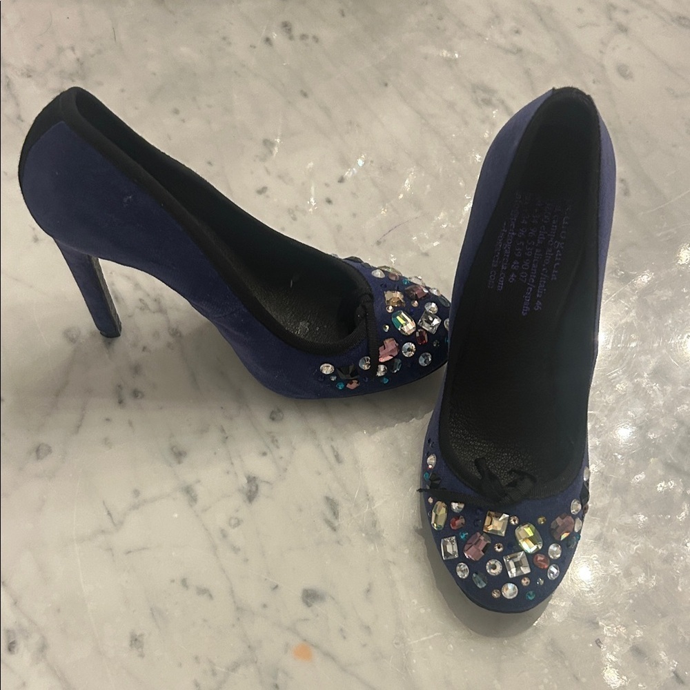 Y2K vintage Pedro Garcia Blue Embellished Swarovski Crystal Velvet Heels Sz 37